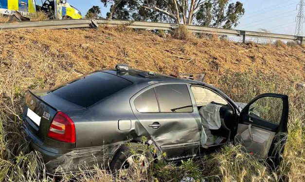 Detenido en El Puerto un conductor positivo en alcohol tras darse a la fuga y salirse de la vía