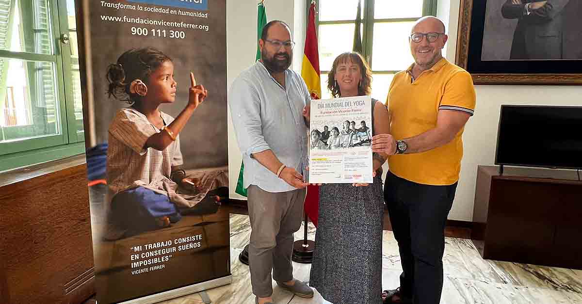 El Puerto se suma al Día Mundial del Yoga en Solidaridad con la Fundación Vicente Ferrer