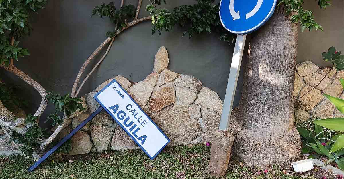 La Policía Local localiza a los autores de varios actos vandálicos contra señales de tráfico