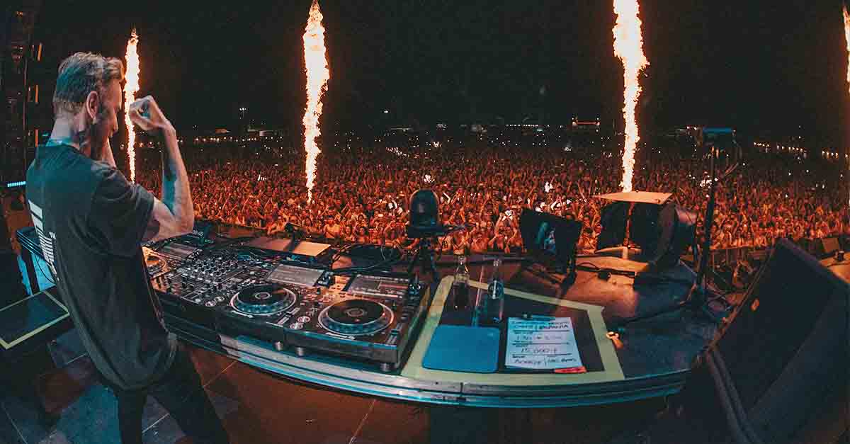 20.000 almas se funden con David Guetta en una noche mágica en El Puerto