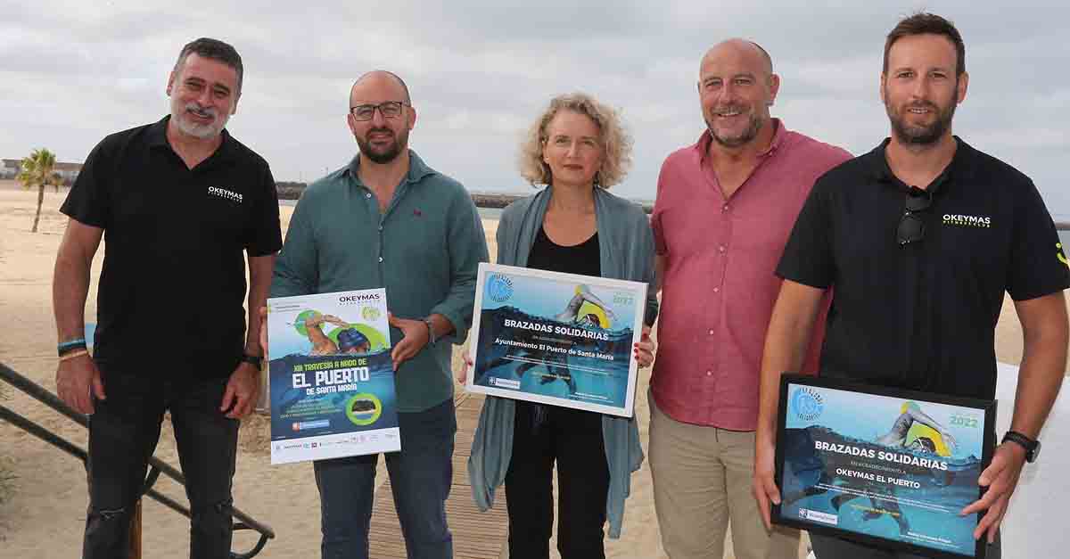 La XIII Travesía a Nado de El Puerto se celebra este sábado en La Puntilla