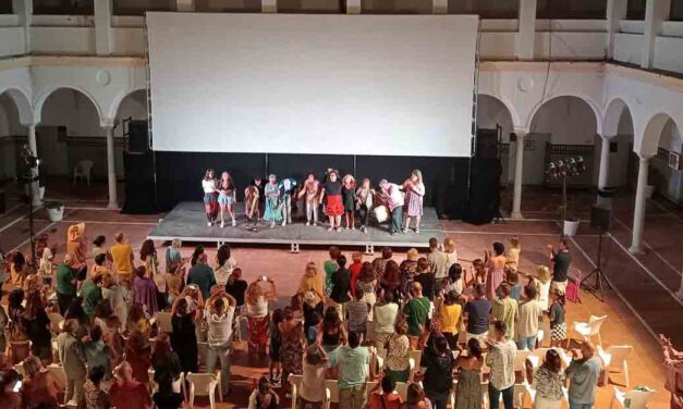 Éxito de las obras de los grupos de teatro aficionados Sin Límites, Aquelarre y Teatro Balbo