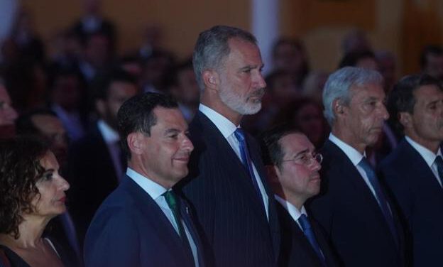 Moreno declara un día de luto oficial en Andalucía por la muerte de la reina Isabel II