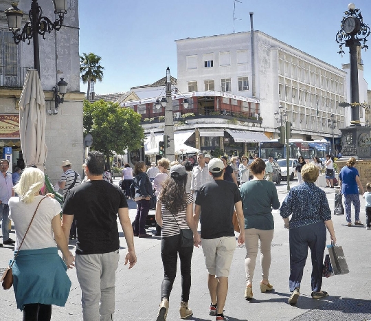 Los trabajadores afectados por un ERTE bajaron en agosto un 13 % hasta 1.704