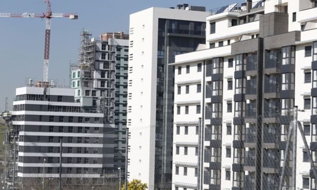 El PSOE pide bajar el IRPF frente a la subida del interés de las hipotecas