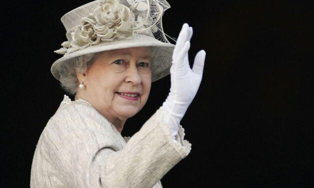 Málaga y su comunidad británica, de luto por la muerte de la reina Isabel II