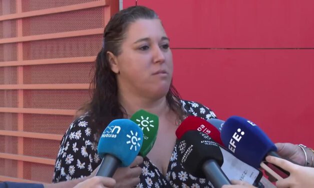 Devuelve la pensión perdida de una anciana en Sevilla: "No lo dudé. No era mío"