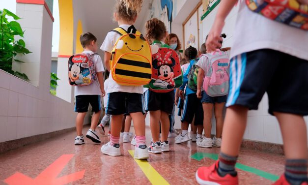 Esto es lo que cuesta a cada familia andaluza el próximo curso escolar por hijo