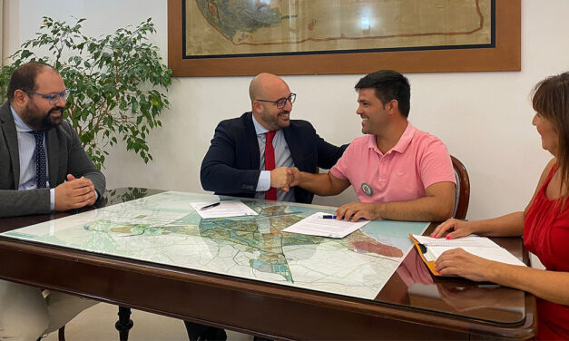 Ayuntamiento e Imeris aúnan fuerzas para mejorar el empleo en El Puerto