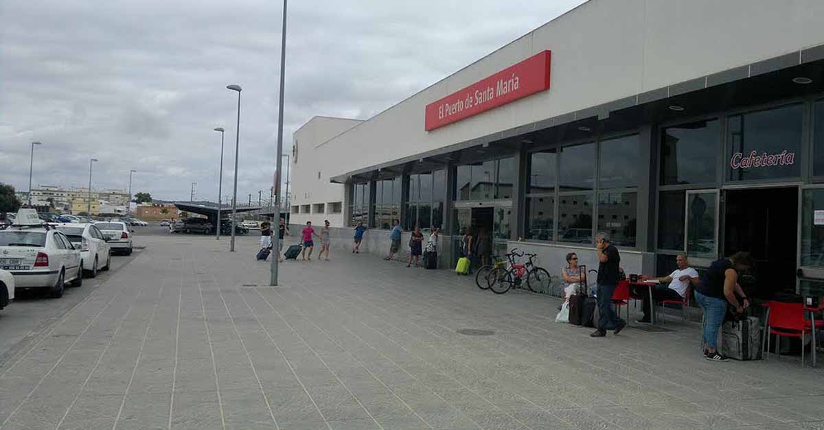 La Policía Local de El Puerto intercepta a un individuo por romper las lunas de los coches