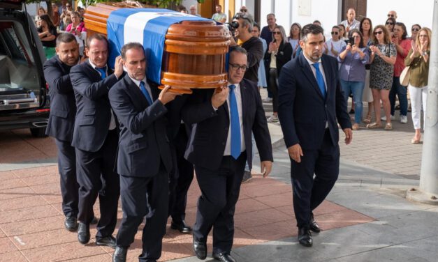 Jesús Quintero recibe sepultura en el cementerio de su pueblo