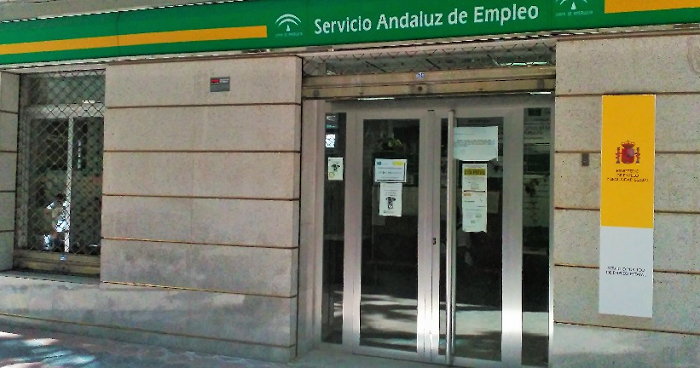 El paro sube en 15.000 personas de julio a septiembre y se crean 2.100 empleos