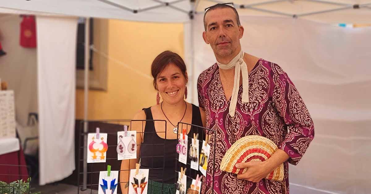 Nerea Mesa, última incorporación al mercadillo de artesanía de la calle Luna