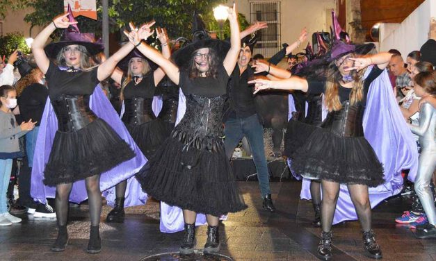 La Cabalgata de Cruella de Vil recorre este lunes el centro de El Puerto