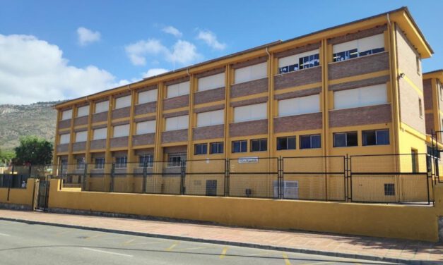 Cortan el agua en tres colegios de Alhaurín de la Torre por positivo en legionela