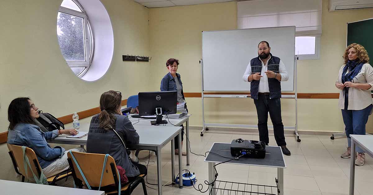 El curso "Atención Sociosanitaria a personas dependientes en domicilio" forma a 15 personas