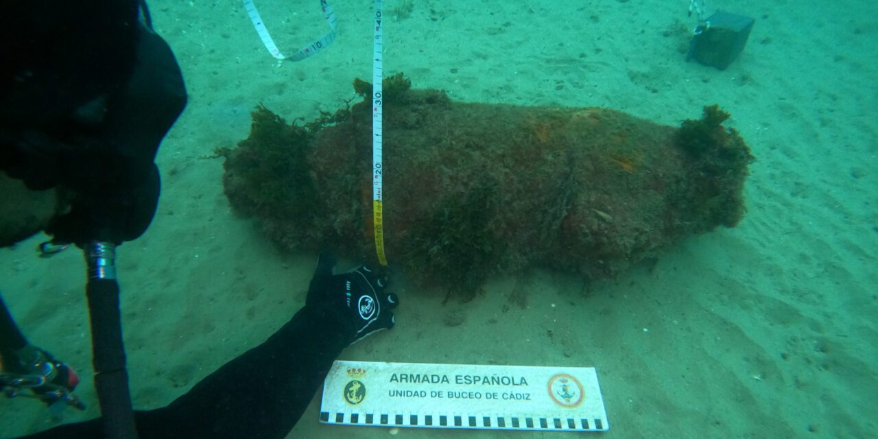 Desactivan en Algeciras una bomba de la II Guerra Mundial hundida en el Rinconcillo