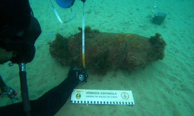 Desactivan en Algeciras una bomba de la II Guerra Mundial hundida en el Rinconcillo