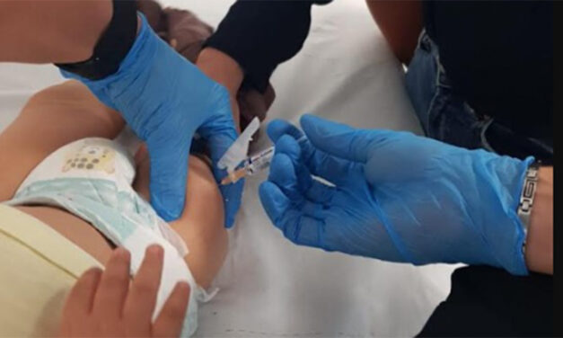 Más de 56.000 lactantes andaluces reciben la primera dosis de la Bexsero