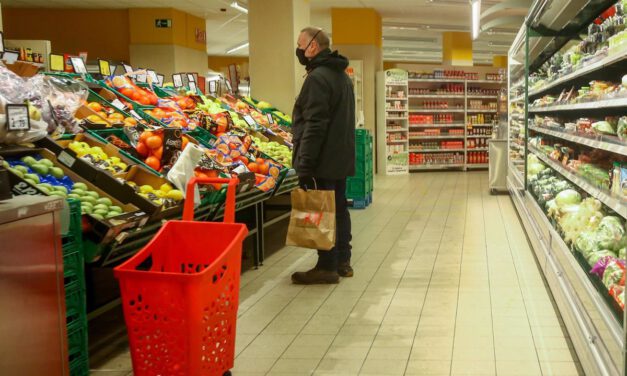 Los supermercados celebran la rebaja del IVA pero afean la exclusión de la carne o pescado