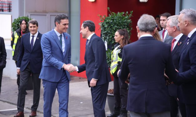 Sánchez garantiza el apoyo del Gobierno para que lidere la generación de hidrógeno verde