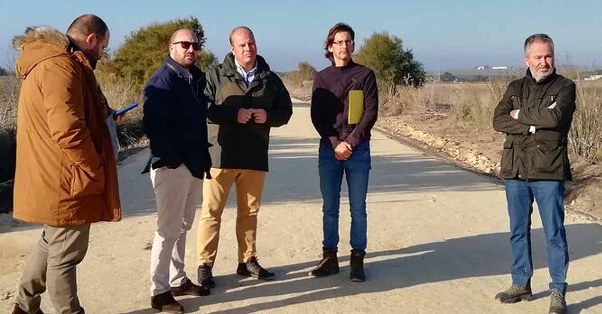 La Junta realiza trabajos de mejora en la cañada de las Huertas, en El Puerto