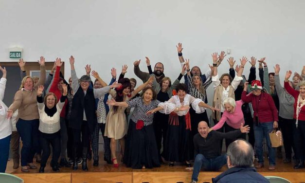 Representaciones creadas por las propias asociaciones vecinales clausuran los talleres de teatro