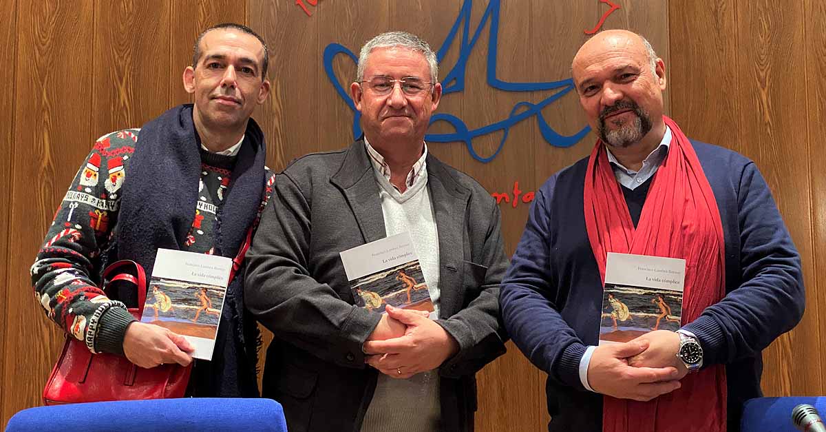 Francisco Lambea presenta su poemario "La vida cómplice"