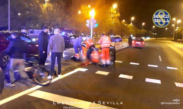 Muere un hombre atropellado por un turismo al cruzar un paso de peatones en Sevilla