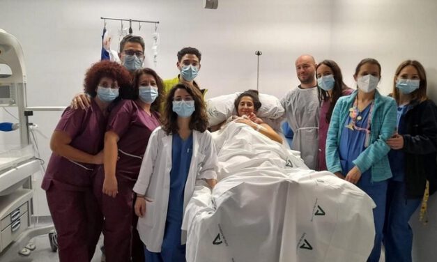 Aarón y Alejandro, primeros bebés andaluces nacen en Málaga y Almería a las 00.01 horas