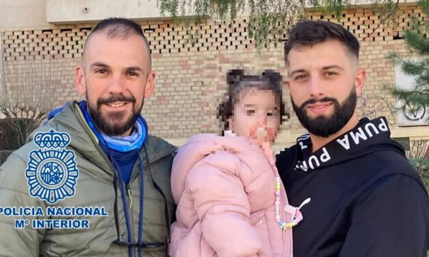 Un policía de Antequera reanima en la comisaría a una bebé en parada cardiorrespiratoria
