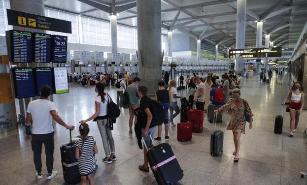 Los aeropuertos andaluces recuperan en 2022 el 90% de los viajeros prepandemia
