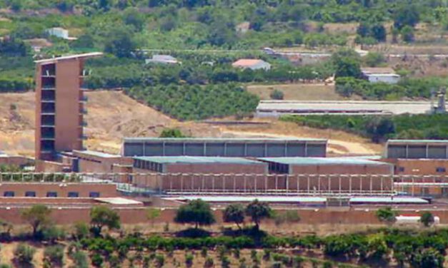 Se suicida en prisión el hombre que apuñaló en Estepona a su expareja ante sus hijas