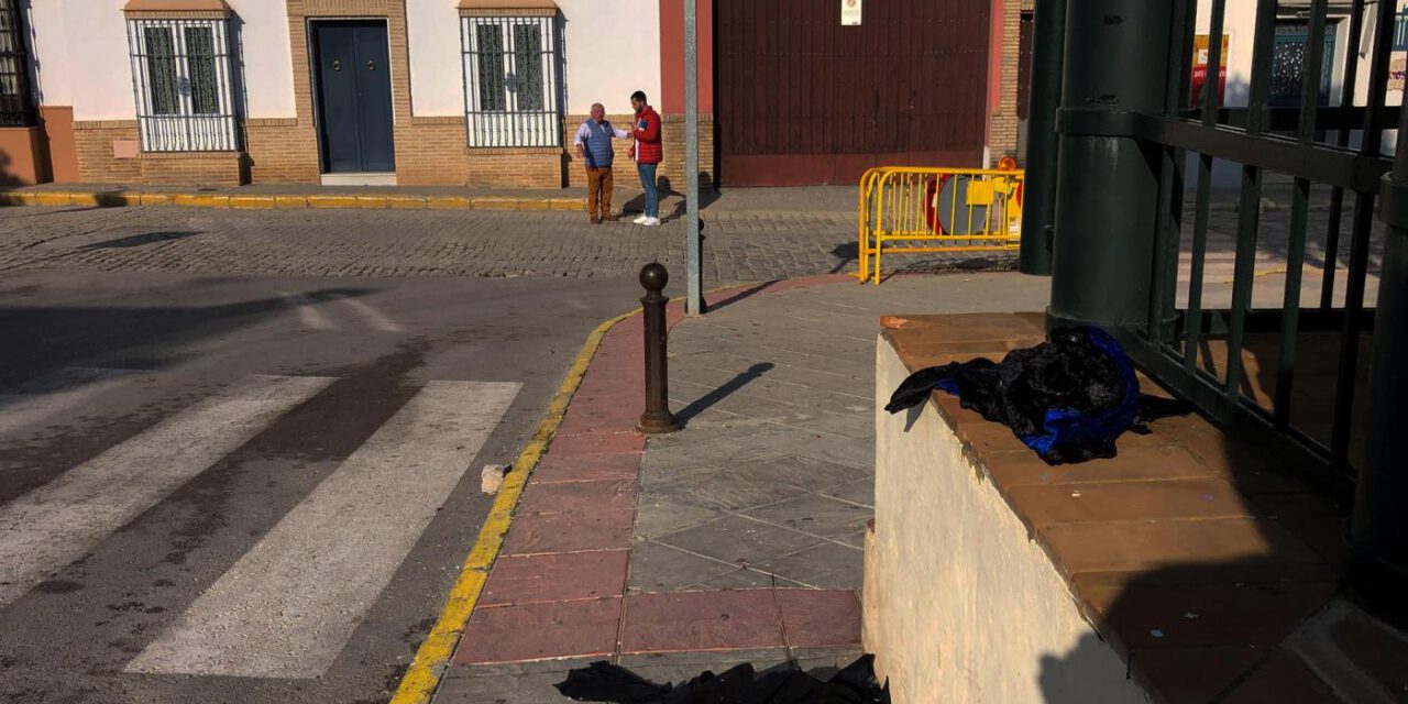 Vecinos de Marchena despiden a la mujer que murió en la cabalgata de Reyes