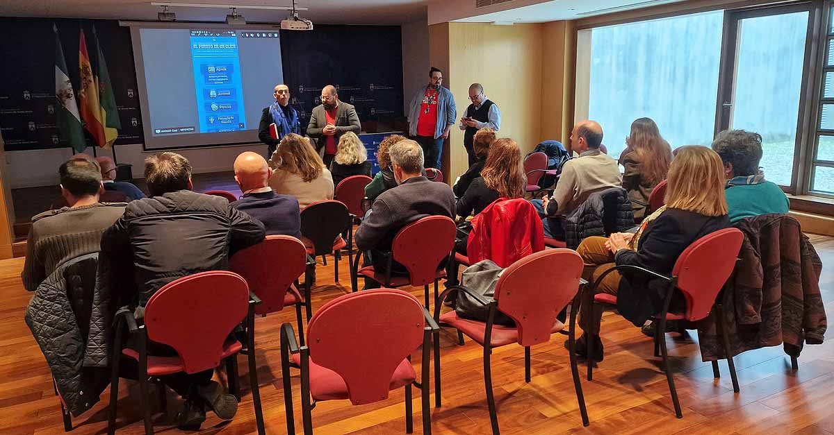 El Ayuntamiento presenta el ‘El Puerto a un click’ con información accesible mediante Código QR