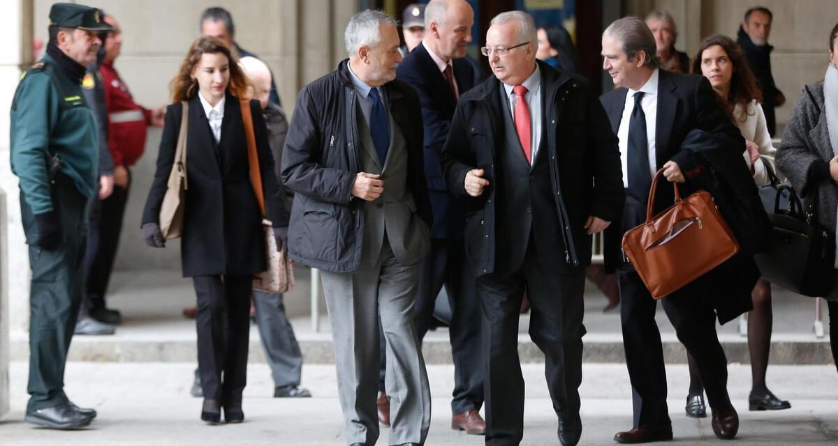 Proponen el segundo grado para los ex altos cargos de los ERE tras un mes en prisión