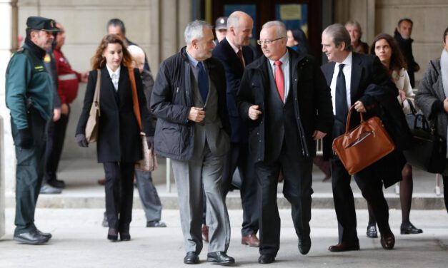 Proponen el segundo grado para los ex altos cargos de los ERE tras un mes en prisión