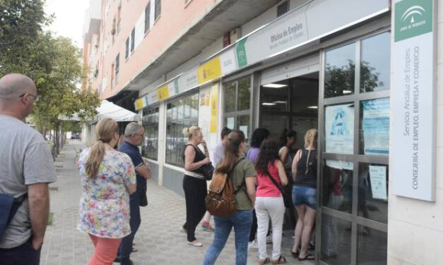 Andalucía lidera la subida del paro en enero con 21.048 desempleados más