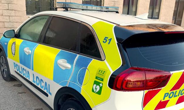 La Policía Local de Algeciras salva a un hombre que queda sin pulso jugando al fútbol