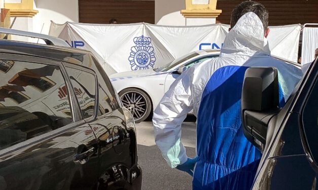 La policía investiga la muerte de un hombre en el centro de Antequera