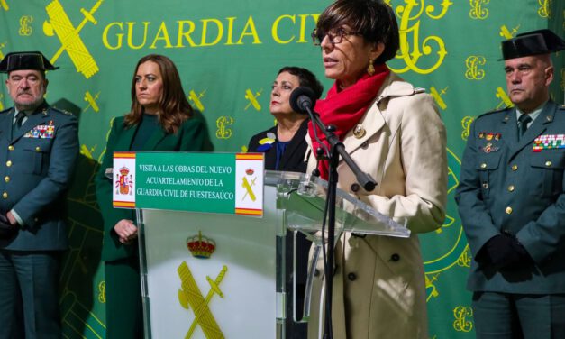 Dimite la directora general de la Guardia Civil
