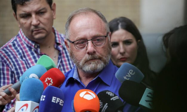 El padre de Marta se queja de que la Policía le está dando "pares y nones"