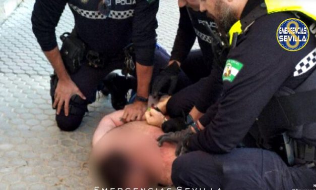 Detenido un hombre tras agredir a su madre y amenazar a la Policía con un cuchillo