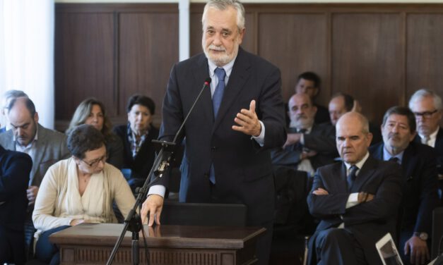 La Audiencia pide a Griñán aportar "todos los informes médicos" sobre su cáncer