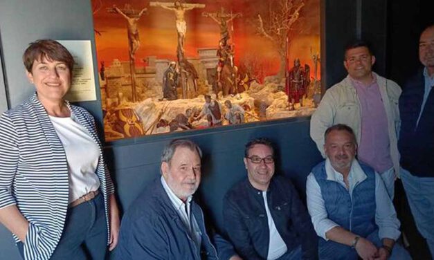 La Asociación de Belenistas elabora una escena de la Pasión de Cristo para el Museo de Mollina