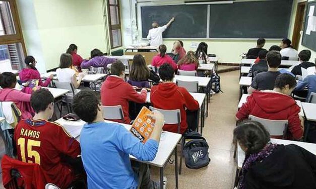 IU anima a matricular al alumnado de nuevo ingreso en la escuela pública