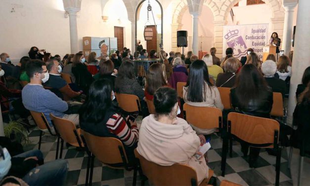 Cinco mujeres de bandera en el mundo de las artes plásticas recibirán los Premios Menesteo