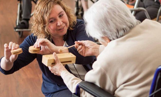 Juventud abre la inscripción del taller gratuito "Herramientas musicales para interactuar con mayores"