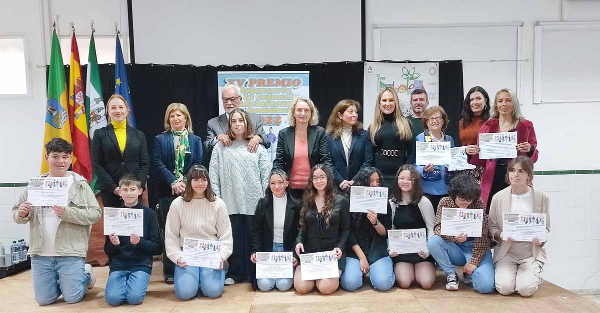 El Defensor de la Infancia de Andalucía entrega un premio al IES La Arboleda por un vídeo