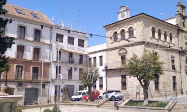 Muere un trabajador al precipitarse desde una terraza en Jaén